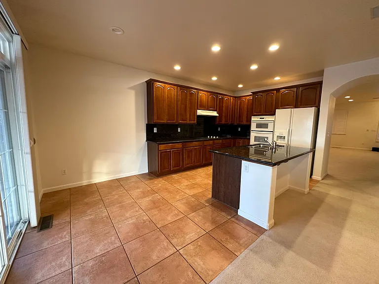 2365 Anqua Dr — Photo 2