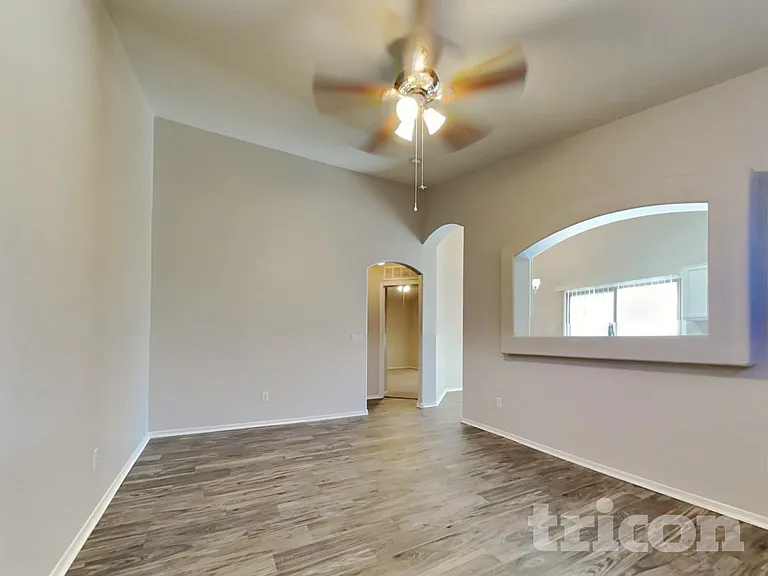 12429 W Larkspur Rd — Photo 2