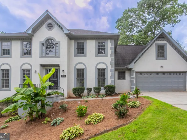 5674 Mountain Cres, Stone Mountain, GA 30087