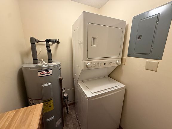 5th image of 410 Cedar Ct #5