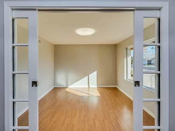 3rd image of 1328 N Barkley