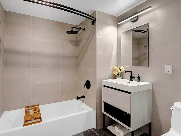 350 45th St #5D — Photo 8