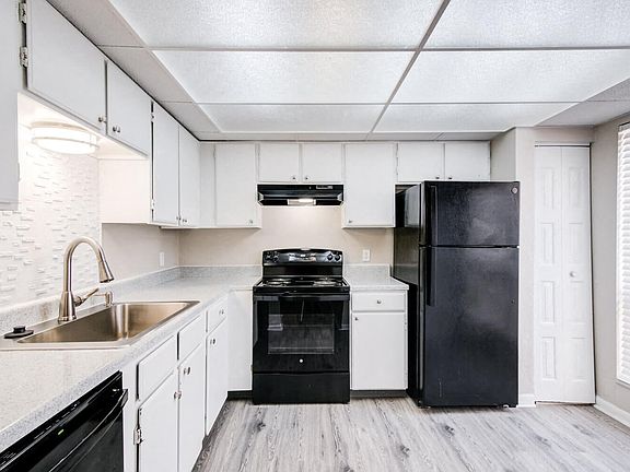 4th image of 505 N Rock Rd #7-712