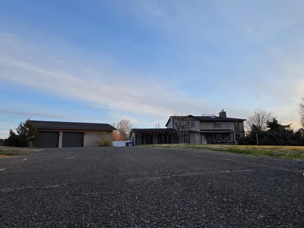 8601 Scenic Dr, Yakima, WA 98908
