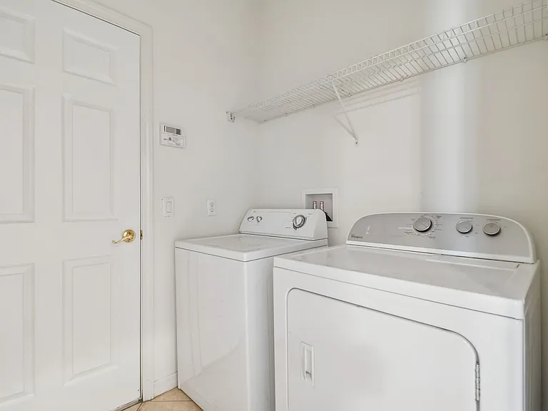 127 Silver Falls Dr — Photo 4