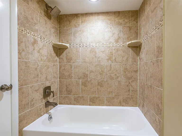 3229 Gardens East Dr #C — Photo 15