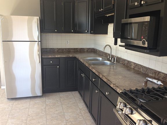 4th image of 2612 Richmond St
