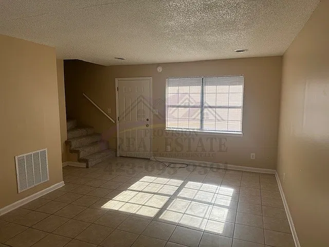 2 bed, 1.5 bath, 840 sqft, $795 — Photo 4