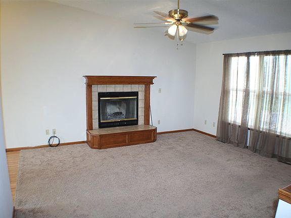 3rd image of 725 Dublin Dr