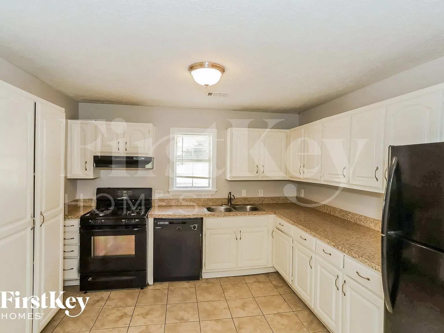 4 bed, 3.0 bath, 1742 sqft, $2,275 — Photo 4