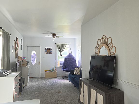 3rd image of 301 W Blackman St