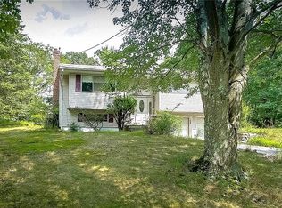 30 Beckett Ct, Chestnut Ridge, NY 10977