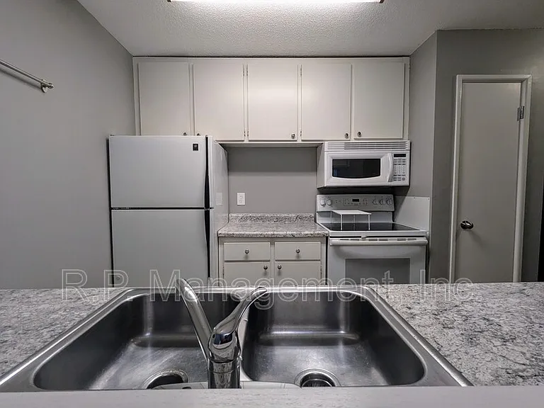 2800 Hamline Ave N #223 — Photo 3