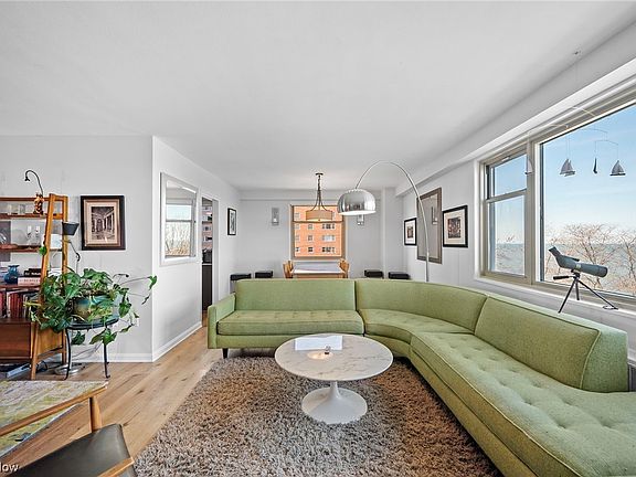 5th image of 11820 Edgewater Dr APT 510