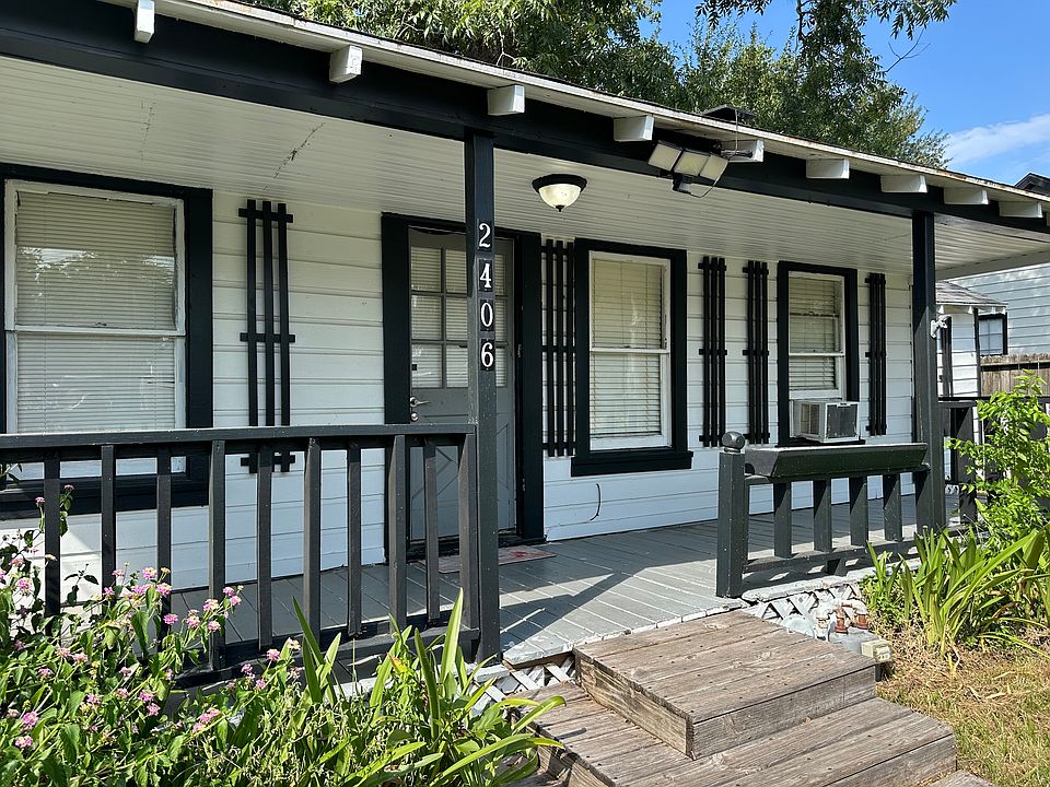 Check out the spacious front porch!