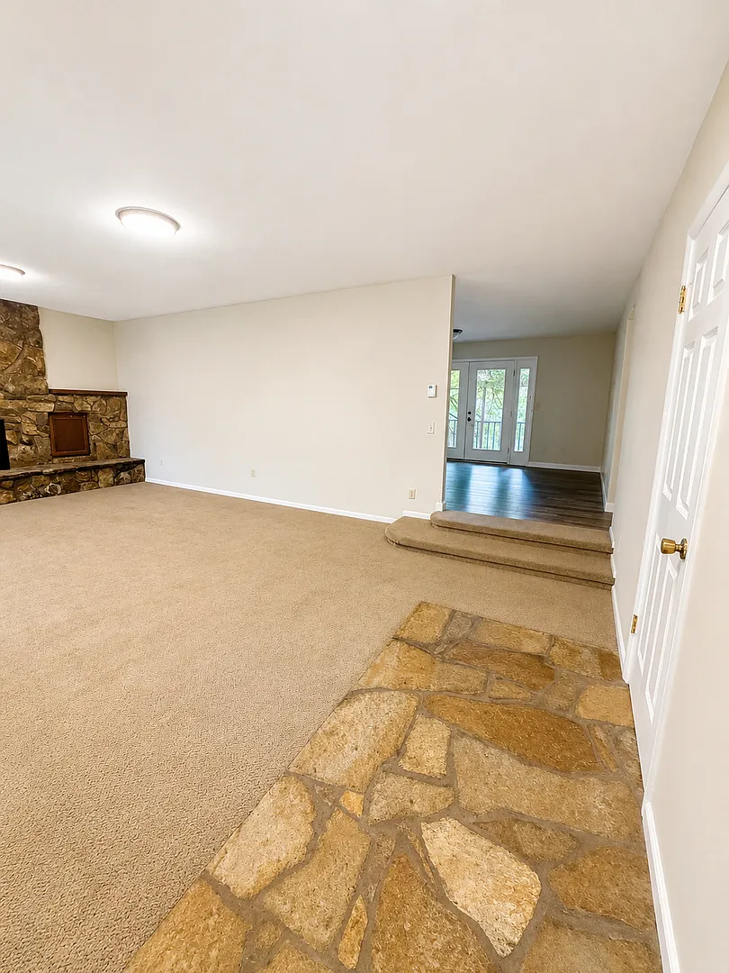 Spacious Charming Home (duplex) — Photo 2