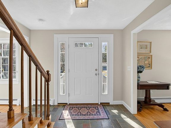 2nd image of 18 Bromfield Rd