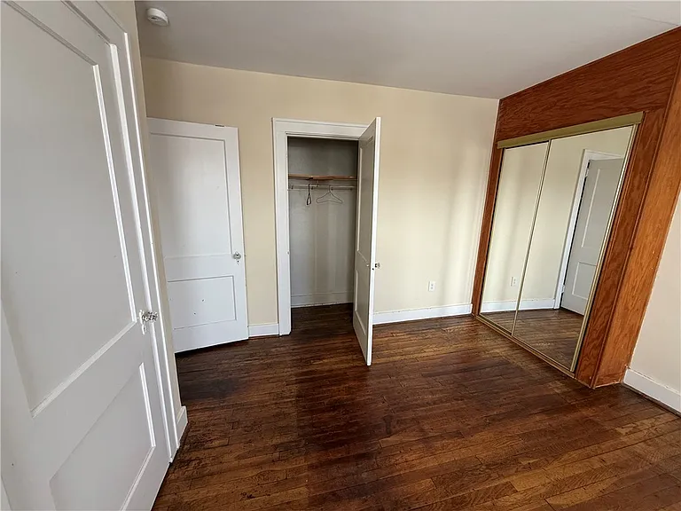 2332 Sherbrook St — Photo 8