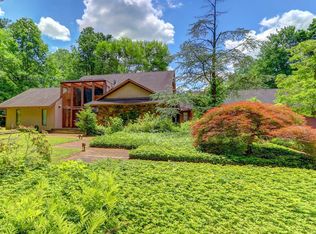 32 Winding Ln, Glen Head, NY 11545