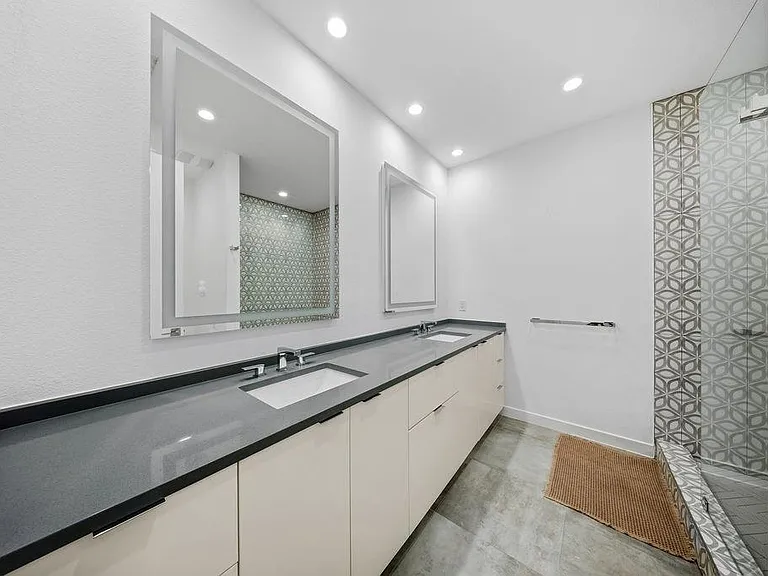2722 Hondo Ave — Photo 14