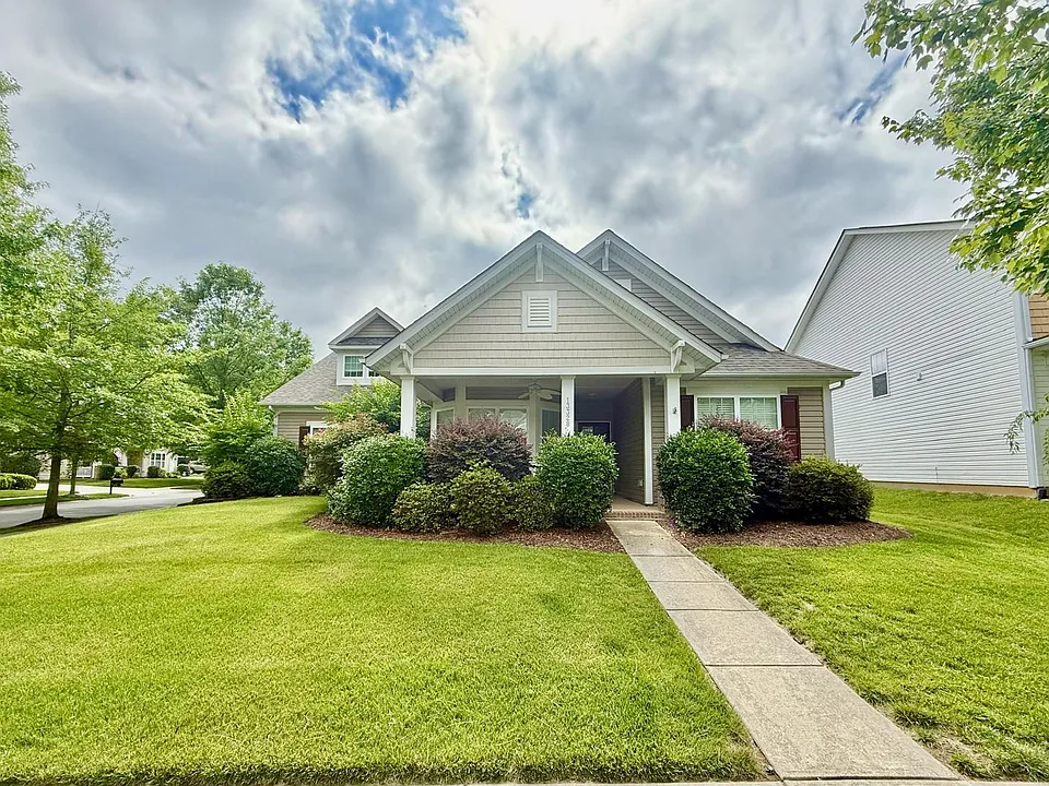 13328 Banner Court Ln