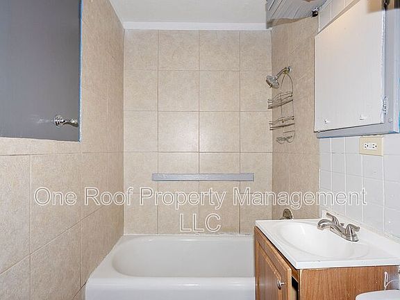 5th image of 3223 E 8th St APT 2W