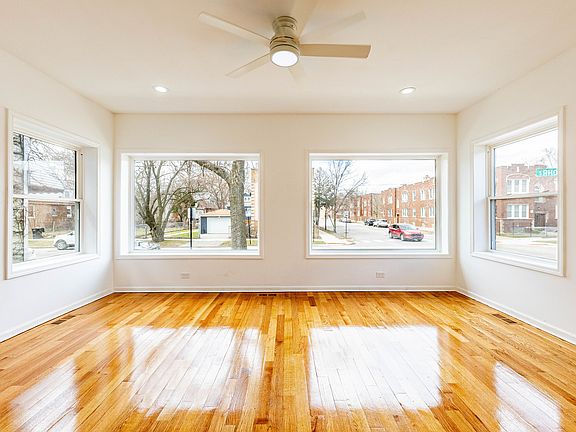 3rd image of 7601 S Rhodes Ave