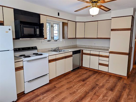5th image of 2727 W 32nd St