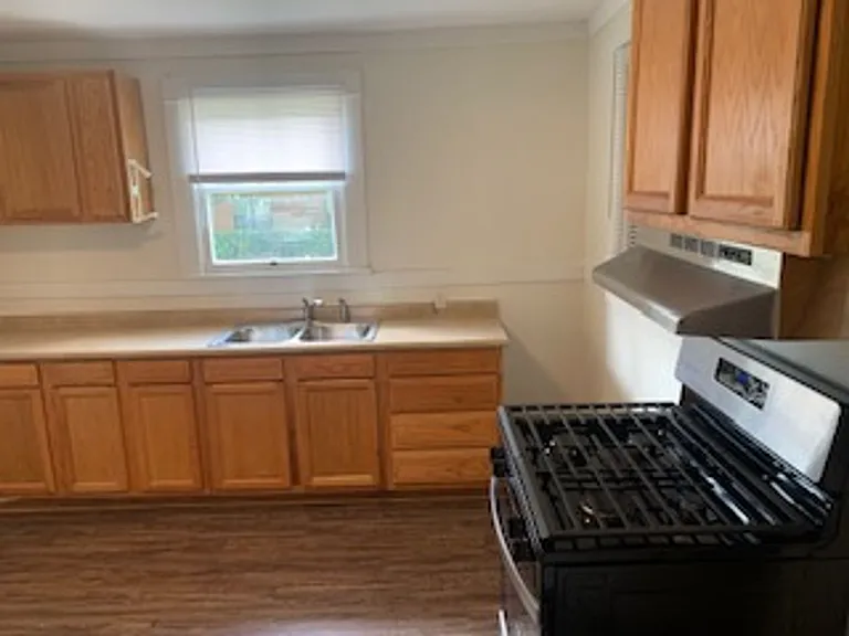4410 The Cedars Ave — Photo 4