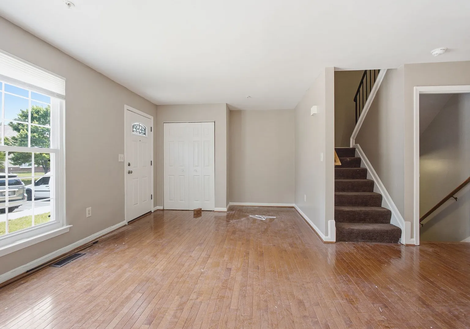 Amazing 3 BR/2.5 BA Townhome in District Heights! — Photo 3
