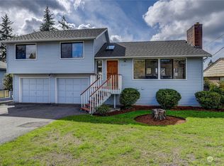 3025 SW 110th St, Seattle, WA 98146