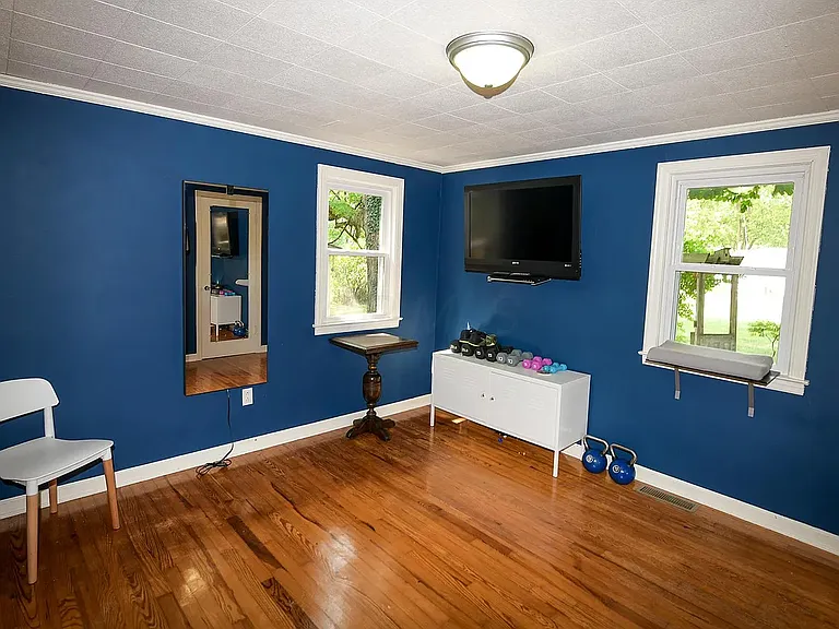 125 W Center St — Photo 4