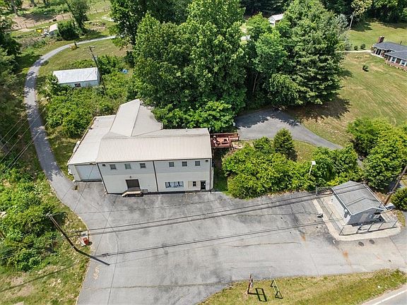 2nd image of 1194 Pulaski Giles Tpke