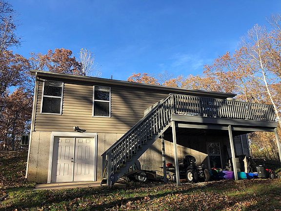 4th image of 828 South Ct