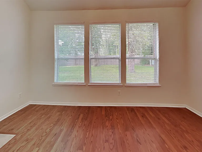 1418 Summer Rain Dr — Photo 2
