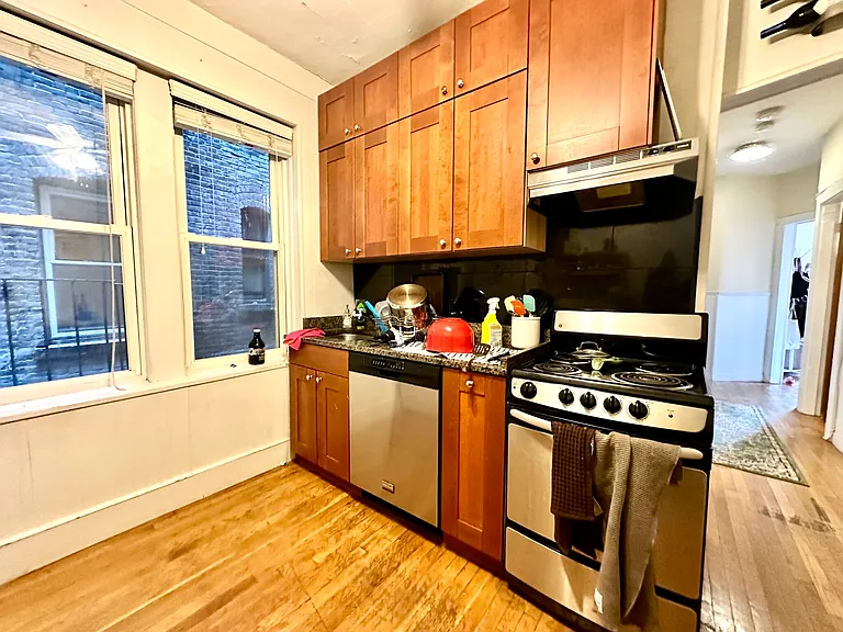 106-108 Myrtle St #8 — Photo 10