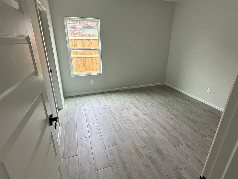 1409 S Xanthia St — Photo 11