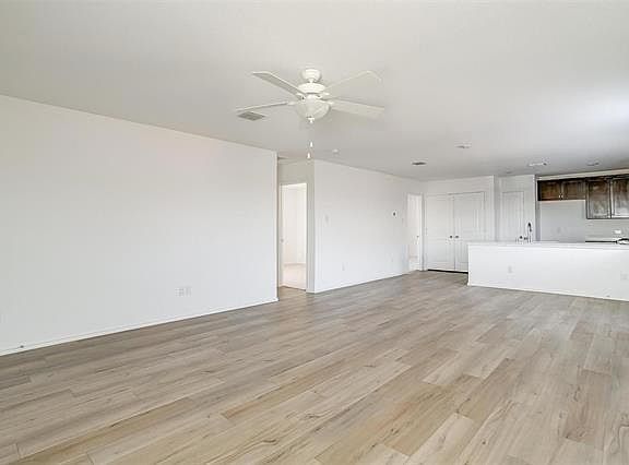 4th image of 2728 Evening Shade Dr