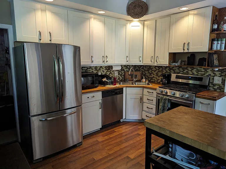 434 E Chapin St — Photo 22