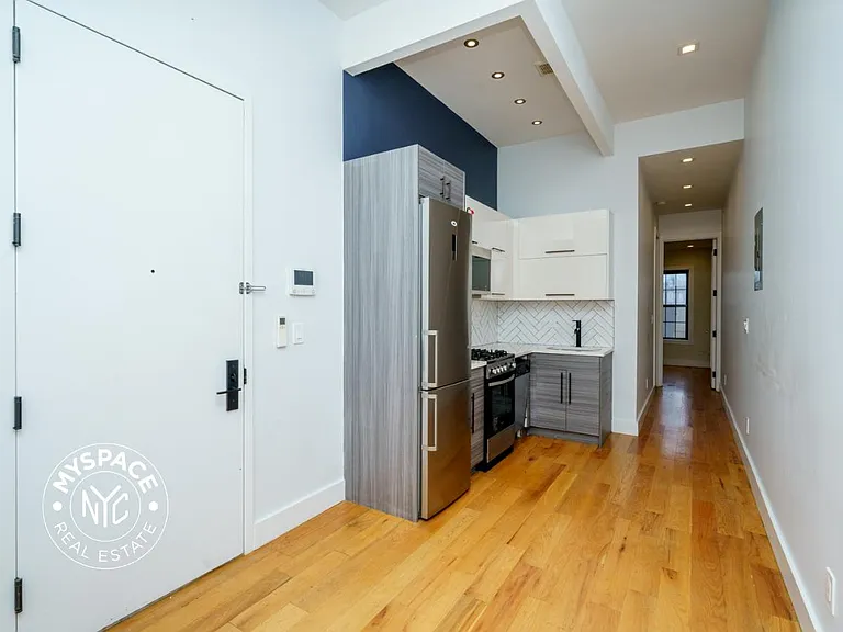 50 Starr St #3L — Photo 3