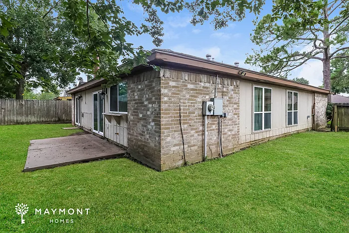 8203 Valeta Dr — Photo 3