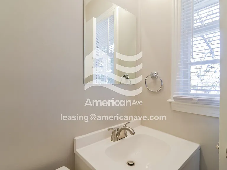 687889_009_wm_-_main_bathroom_13575706.jpg