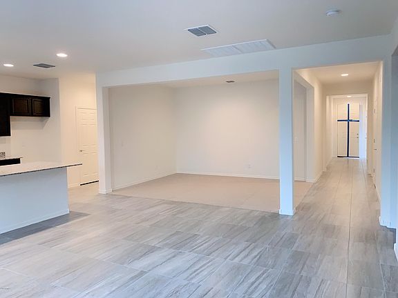 3rd image of 8716 E Navarro Ave