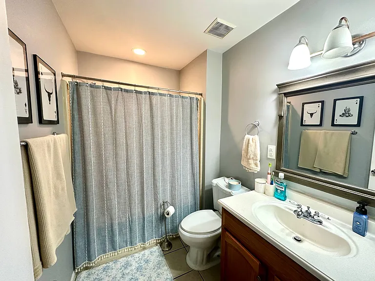 411 Sea Pointe Ct #201 — Photo 12