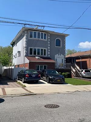 2nd image of 2240 E 60th Pl