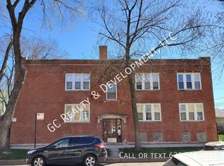 3055 N Lockwood Ave #2S, Chicago, IL 60641
