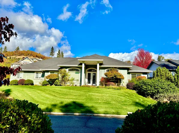 103 NW Caddis Pl, Grants Pass, OR 97526