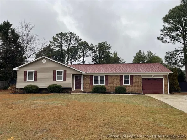 5920 Bishopgate Pl, Fayetteville, NC 28304