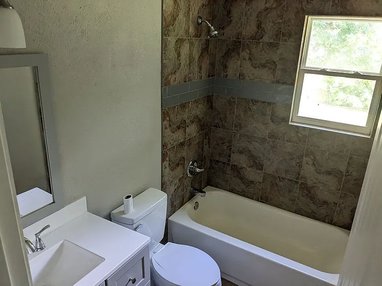 2517 Goliad St — Photo 11