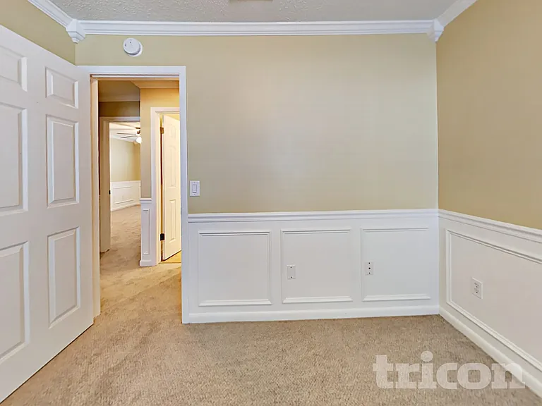 4324 Queensway Dr — Photo 15